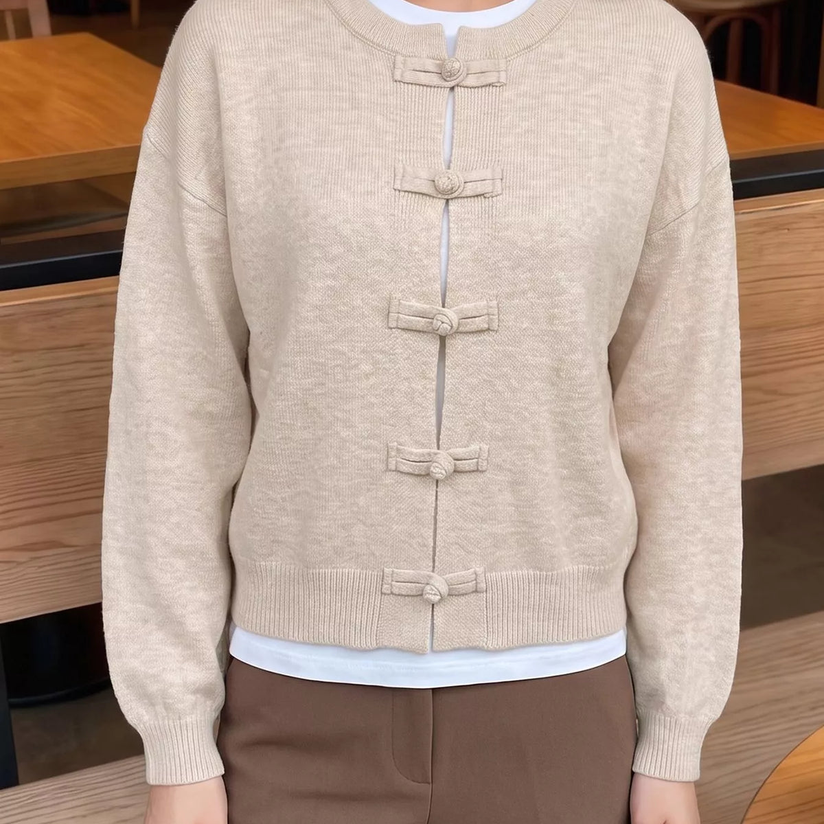 Angela Froschknopf Strickjacke