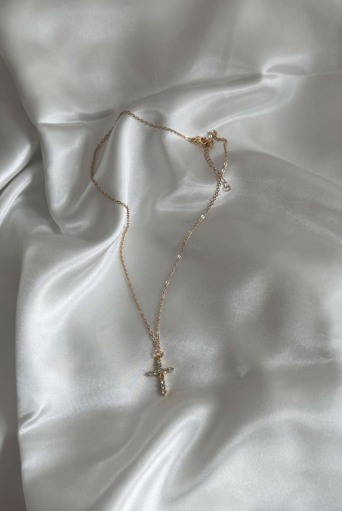 ZEYA - Ariadne Cross Necklace