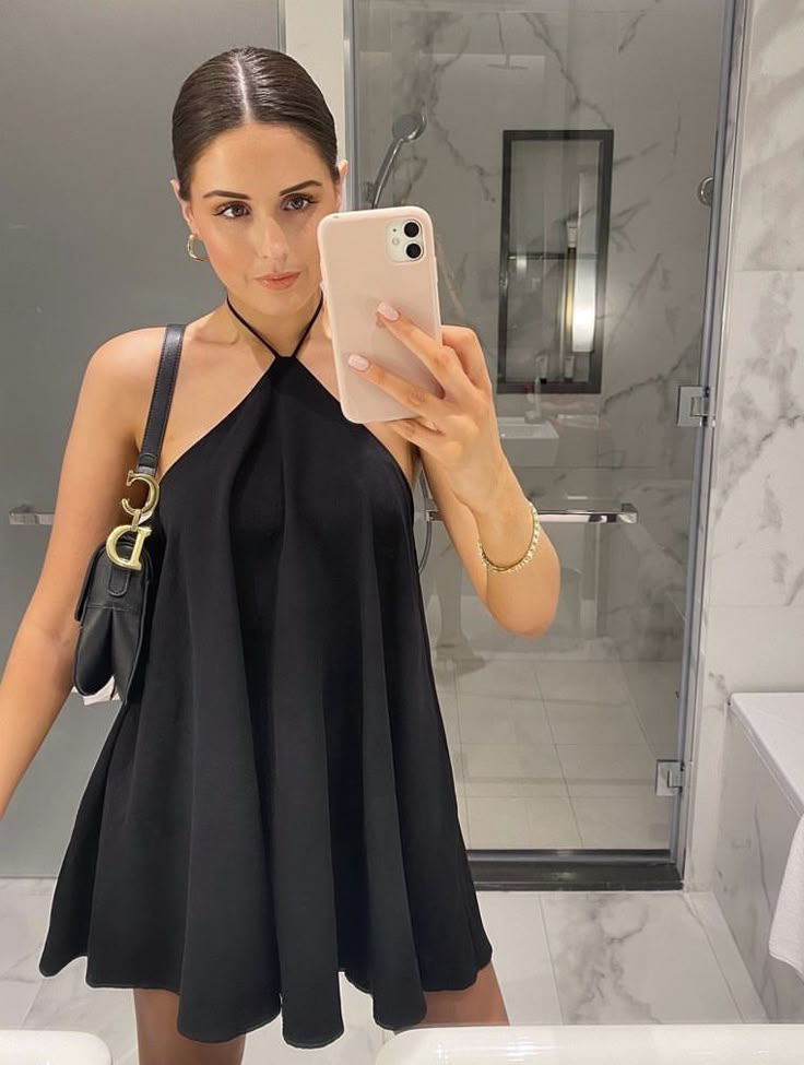 Yasmin mini-robe dos nu à col halter
