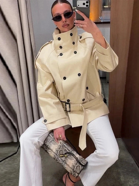 Ella Trenchcoat mit Stehkragen und taillierter Passform