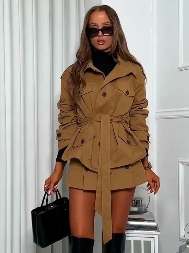 Set giacca con collo alto e skort Emily