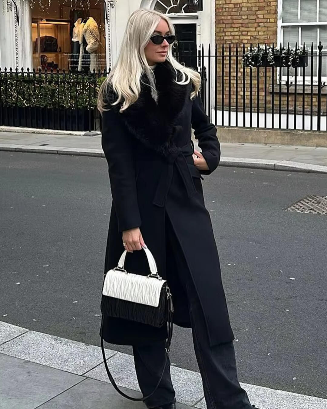 Manteau long Lola avec col en fausse fourrure