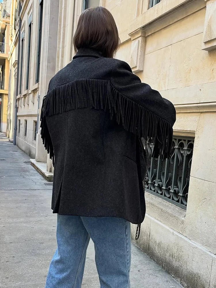 Alicia Blazer mit maßgeschneiderten Quasten