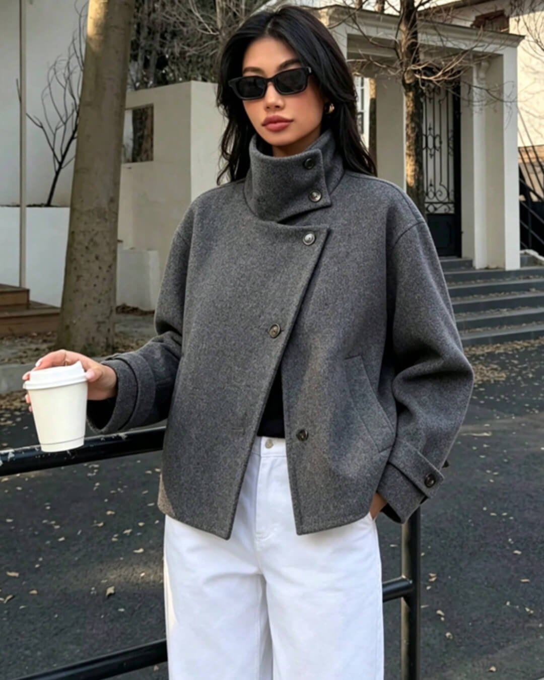 Cappotto Monica Rose con fibbia e collo alto