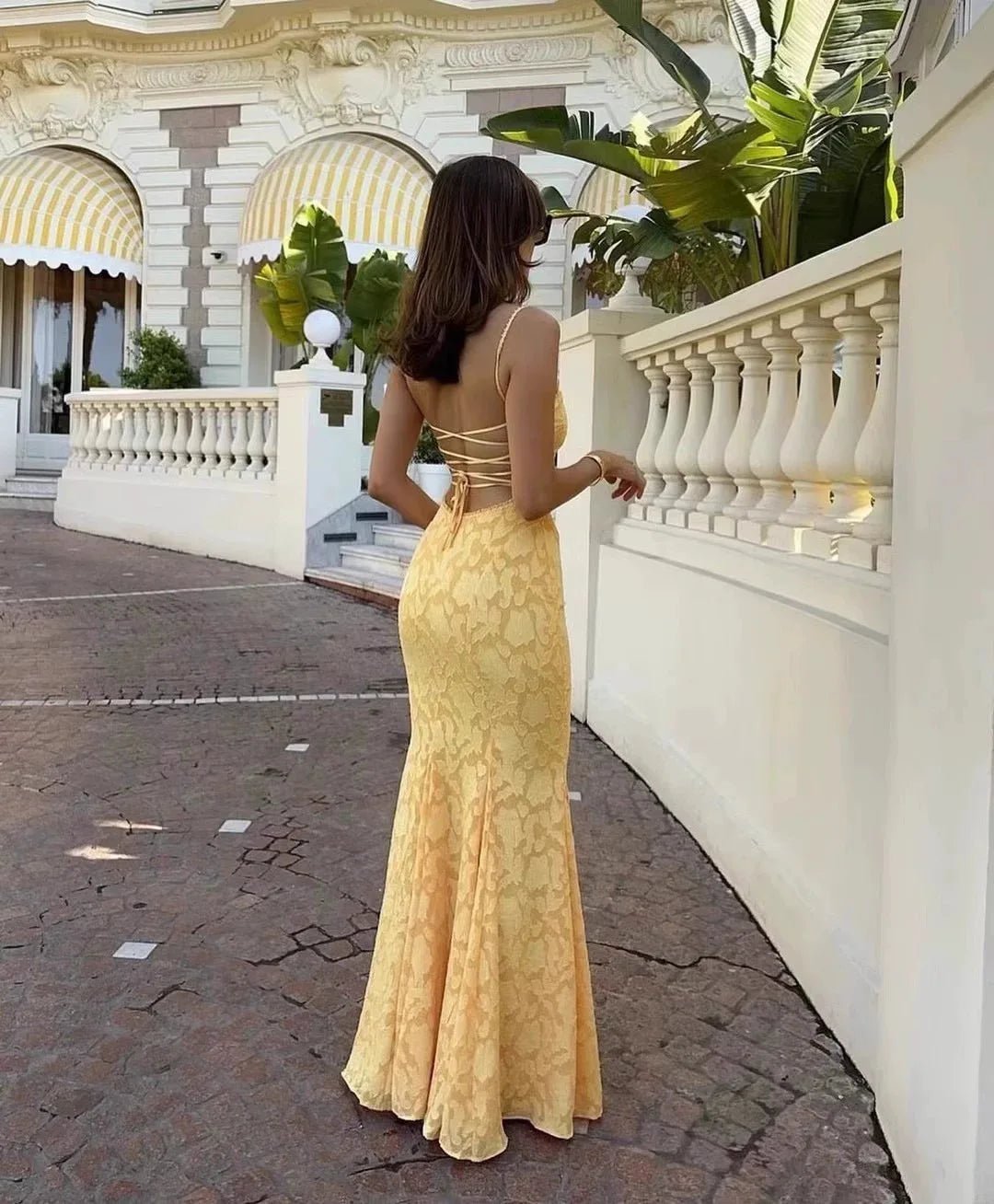 Enora Maxikleid mit Schnürung und Fishtail