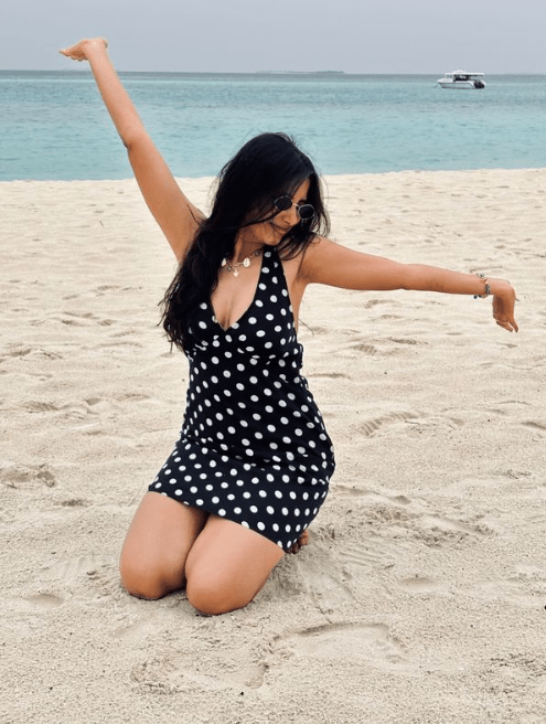 Isabel Rückenfreies Minikleid mit Polka Dots