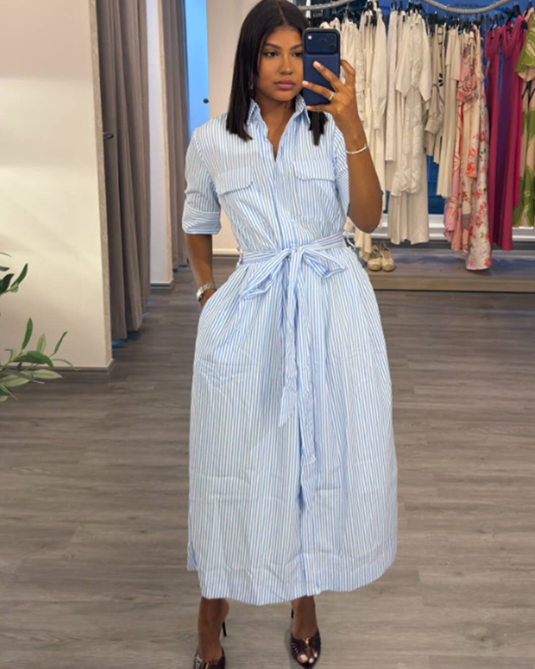 Winona Gestreiftes Maxi-Kleid mit Schnürkragen