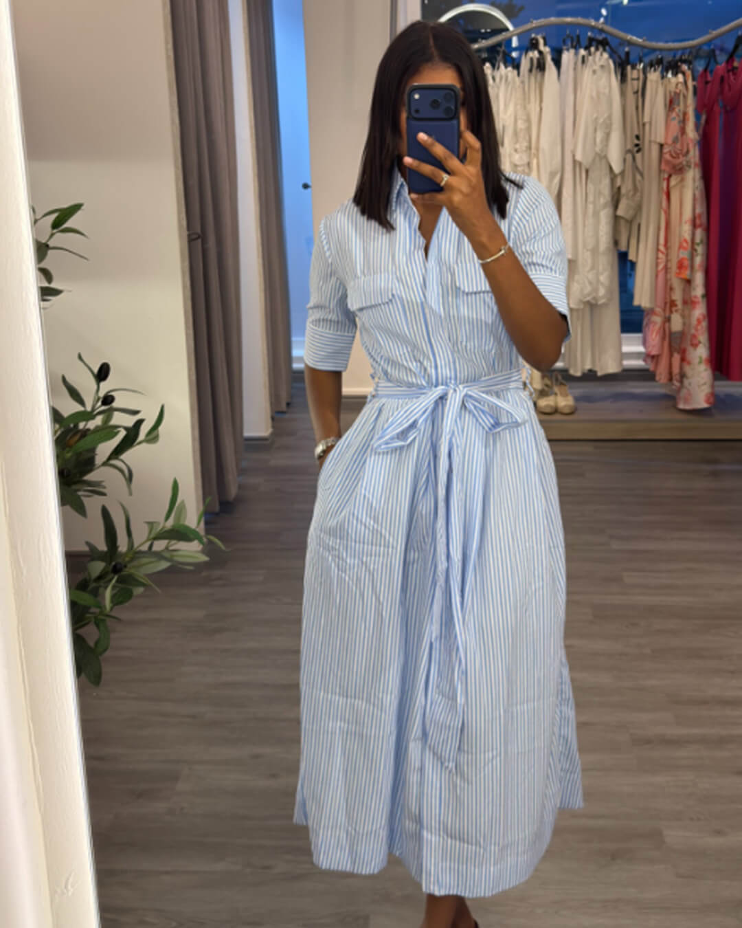 Winona Gestreiftes Maxi-Kleid mit Schnürkragen