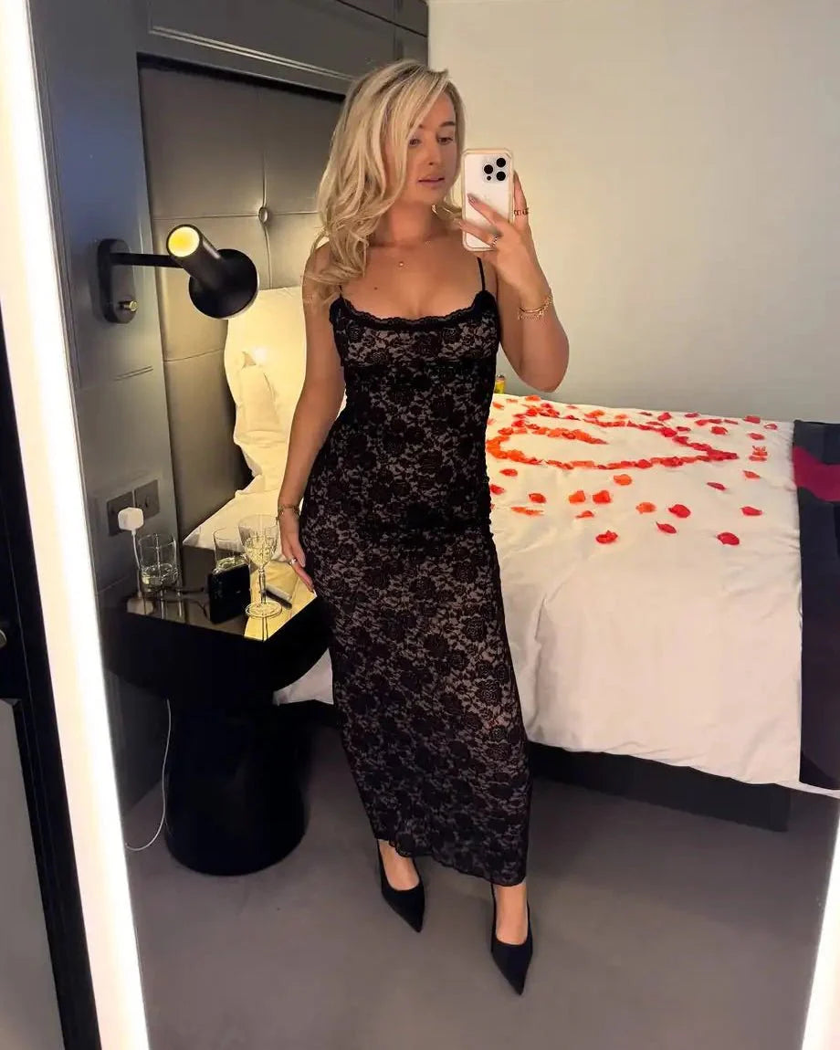 Margot Off-Shoulder Spitzen-Maxikleid