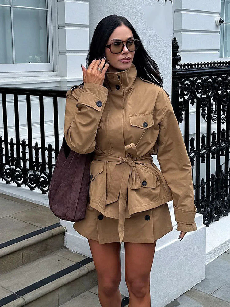Set giacca con collo alto e skort Emily