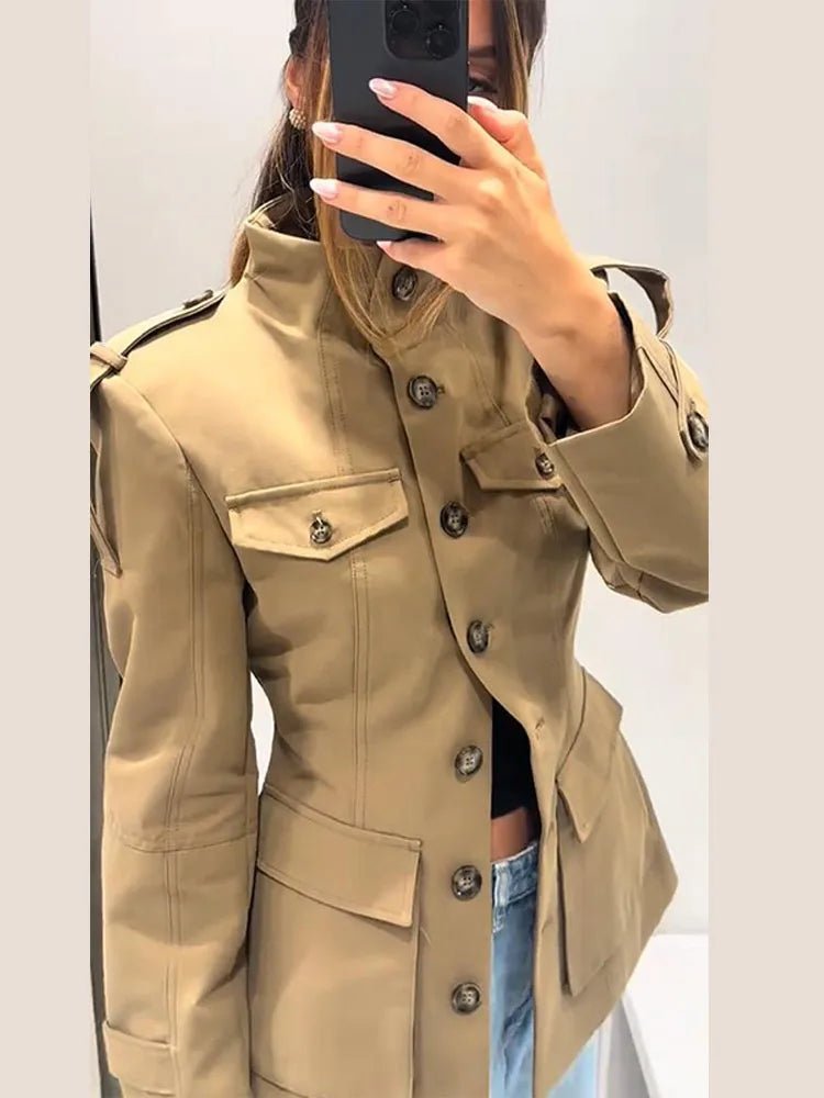 Anna Taillierter Stehkragen-Blazer