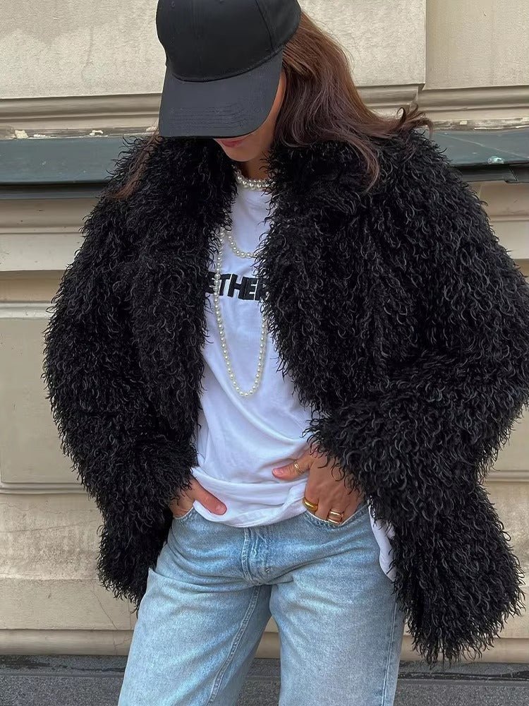 Manteau en fausse fourrure duveteuse Almira
