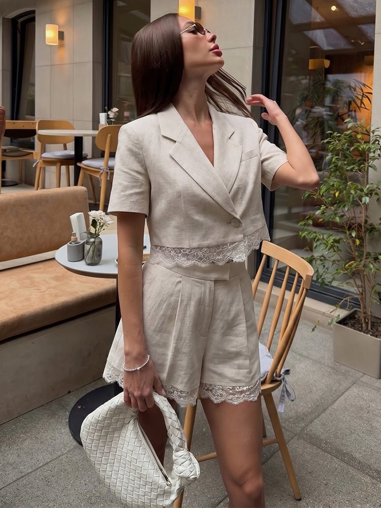 Margot Zweiteiliges kurzes Set mit Spitzen-Details