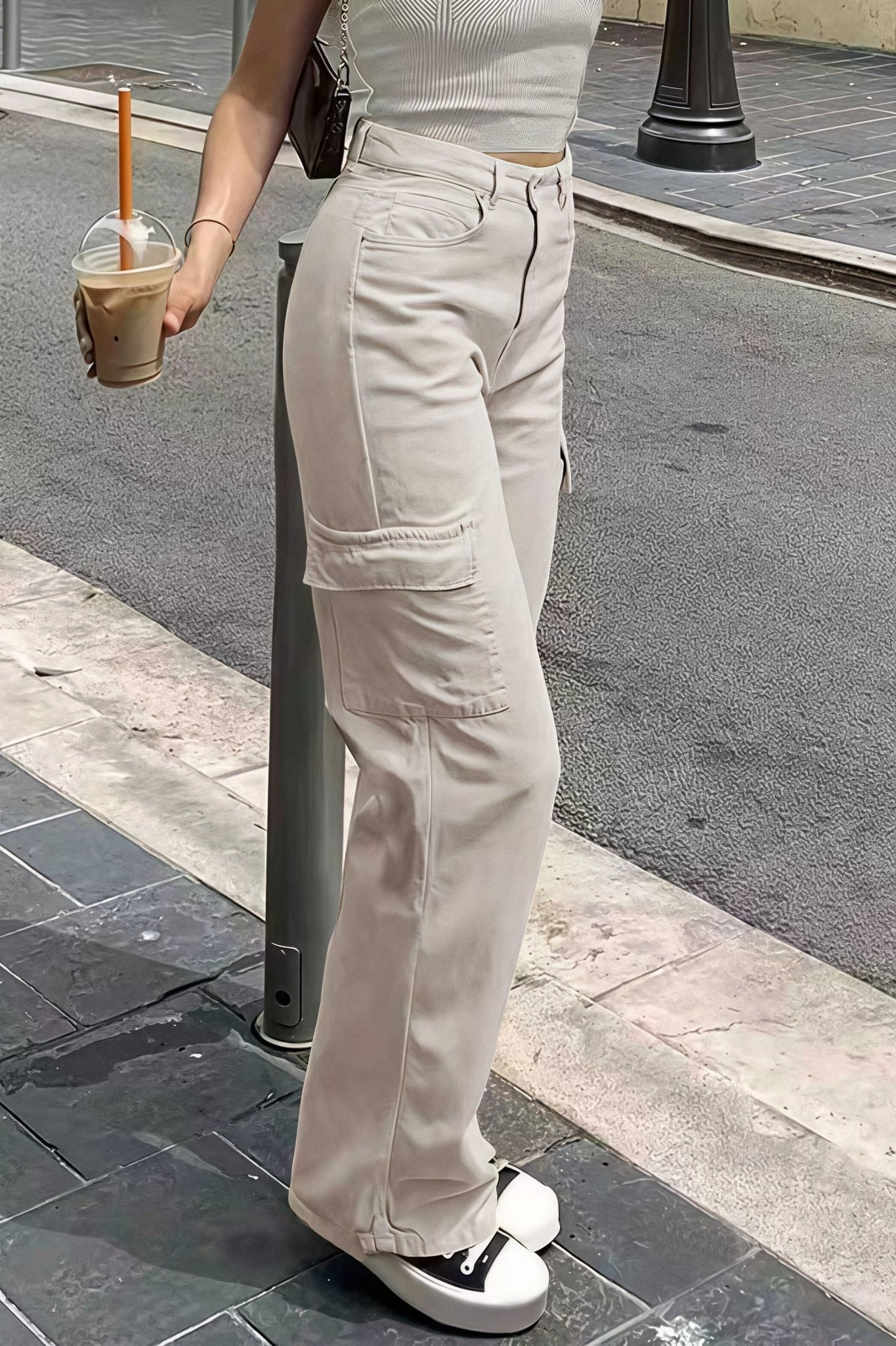 Pantaloni cargo dritti Sara con tasche