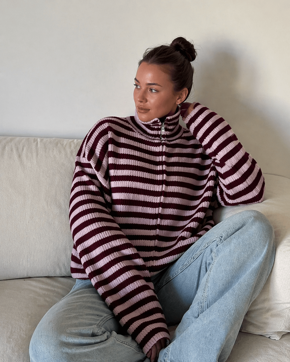 Leah Gestreifter Strickpullover mit hohem Kragen