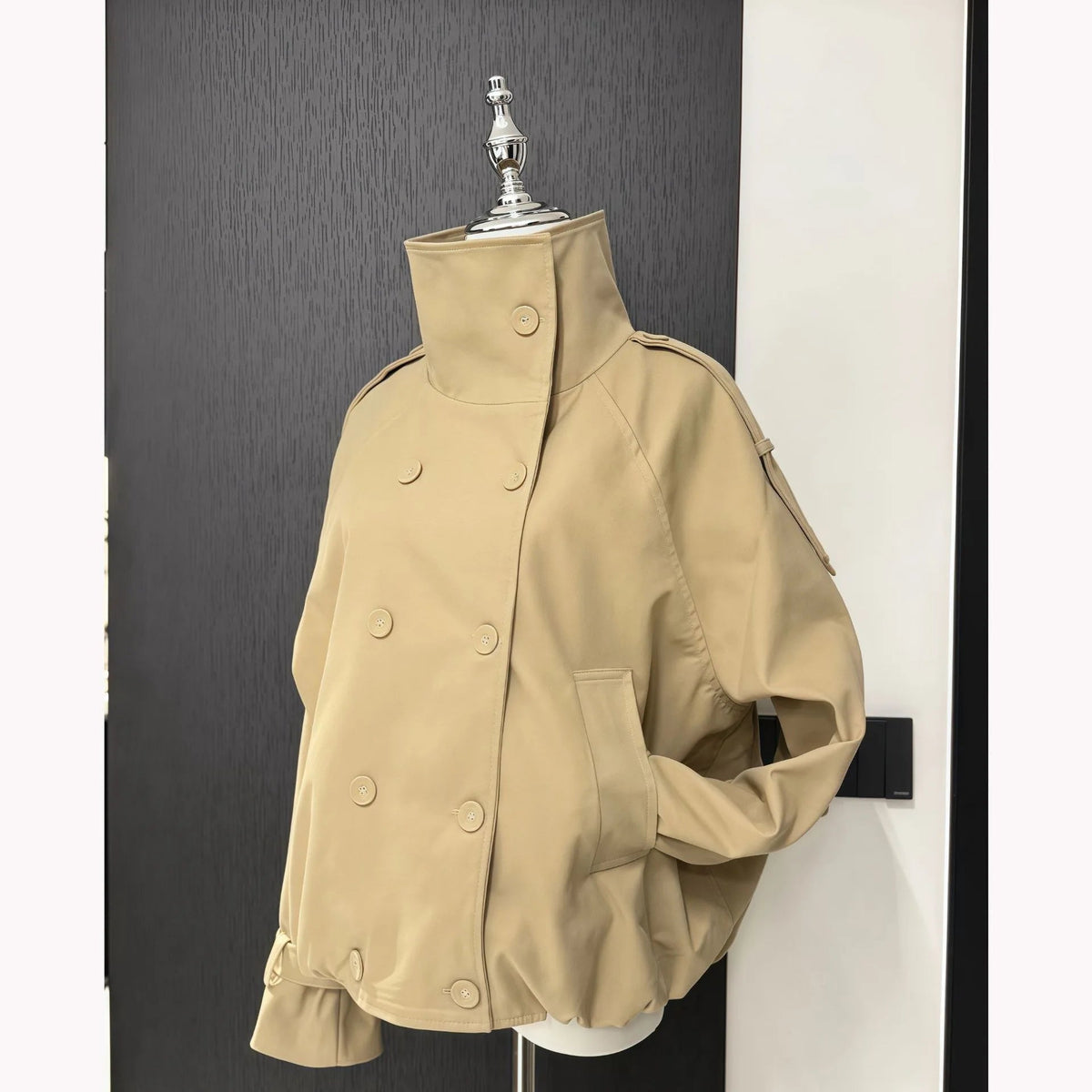 Giacca Trench Corto con Collo Alto Natalie