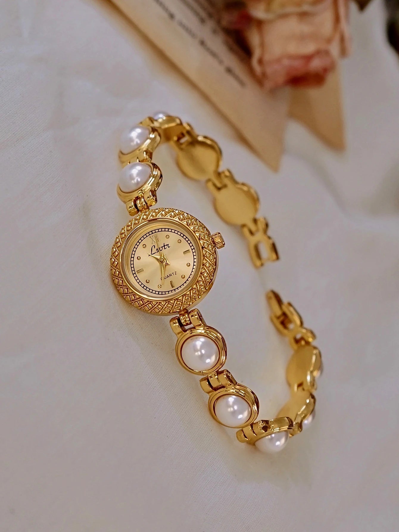 ZEYA - Anara Pearl Watch
