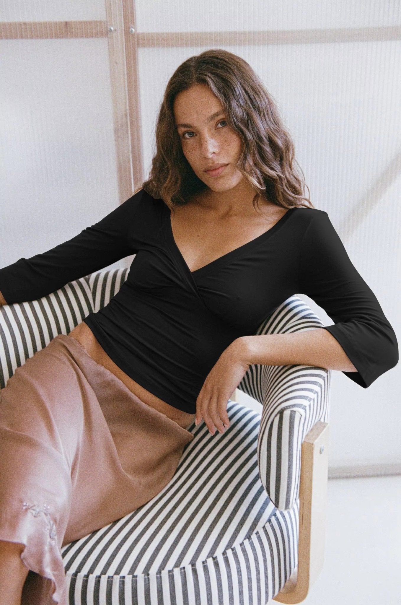 ZEYA - Jillian Deep V Midi Sleeve Tee