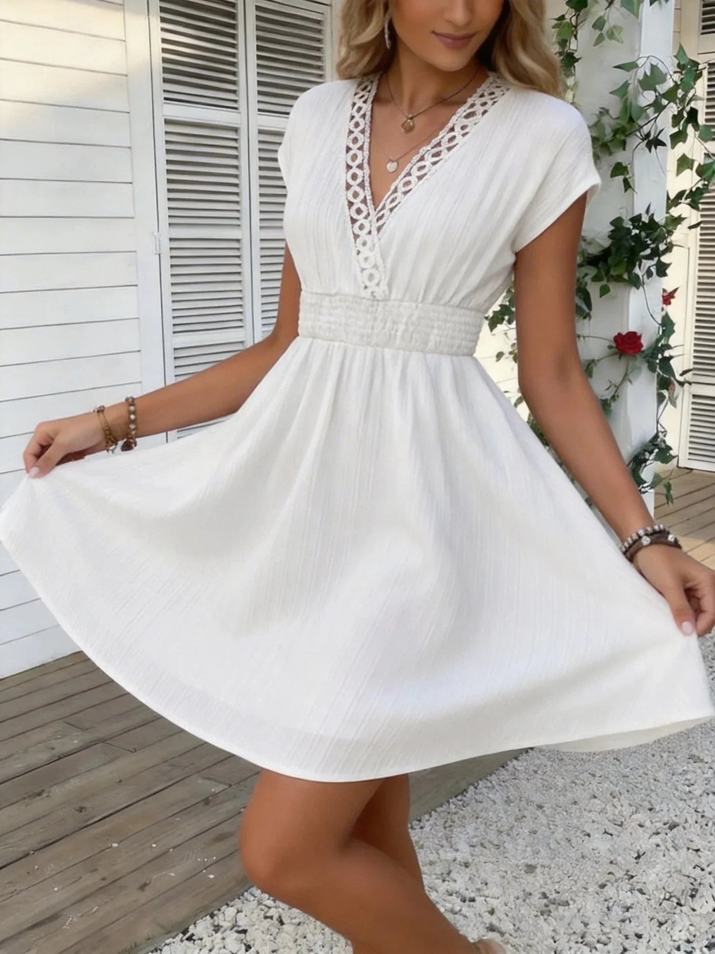 ZEYA - Lorelei French Lace V-Neck Fitted Dress
