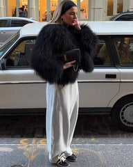 Cappotto corto in finta ecopelliccia Nadine
