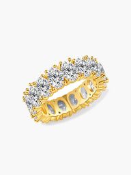 Anello a fascia con taglio ovale di grande effetto