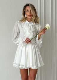 Robe courte à volants Raisa