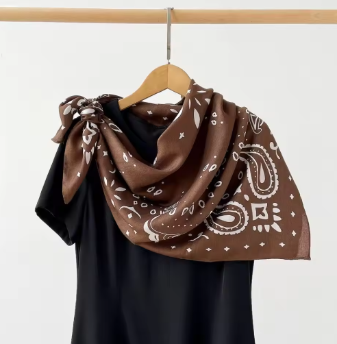 Reese Paisley Strick-Bandana-Schal