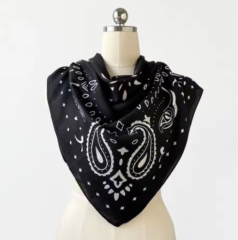 Reese Paisley Strick-Bandana-Schal