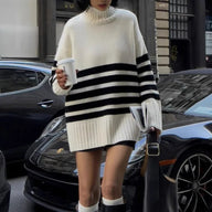 Rylee Oversize Rollkragenpullover mit Streifen