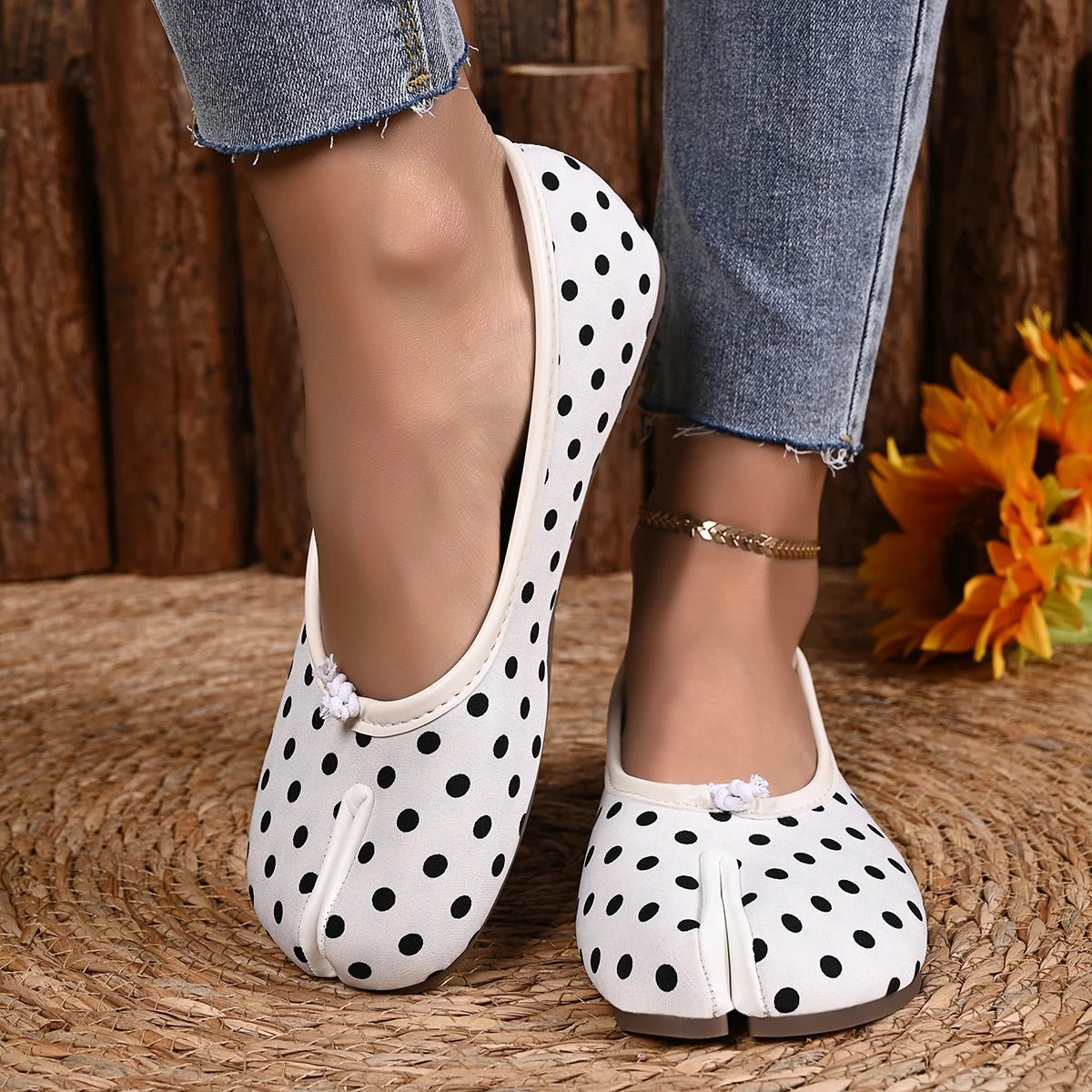 ZEYA - Sally Split Toe Ballet Flats